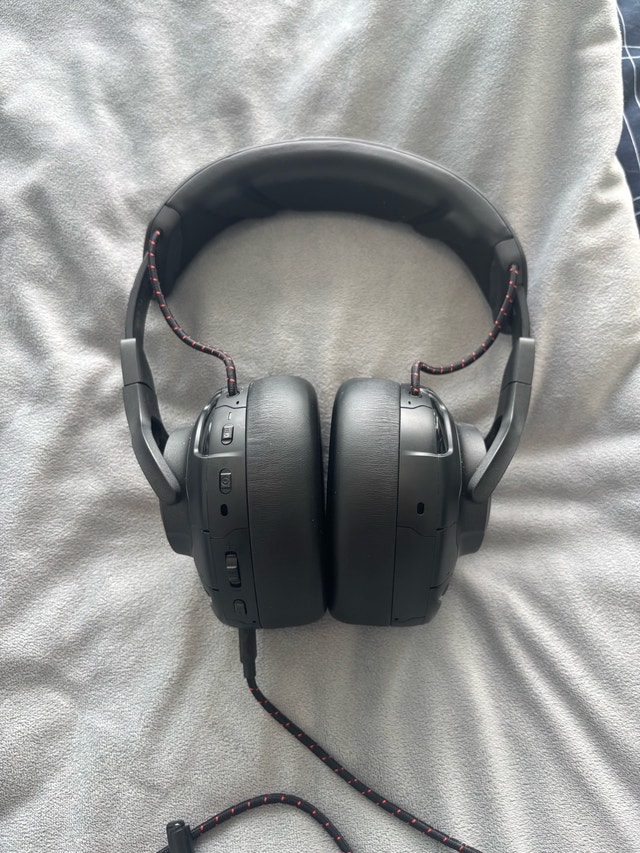 JBL Quantum One Gaming Headset - photo 3