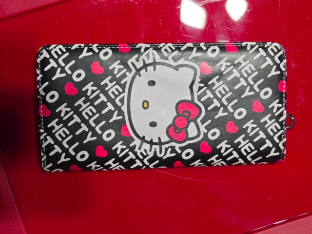 FREE Hello Kitty Long Wallet