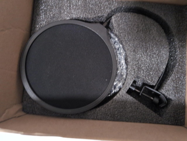 XLR Condenser Microphone Kit - Stand, Pop Filter, Shock Mount - photo 2