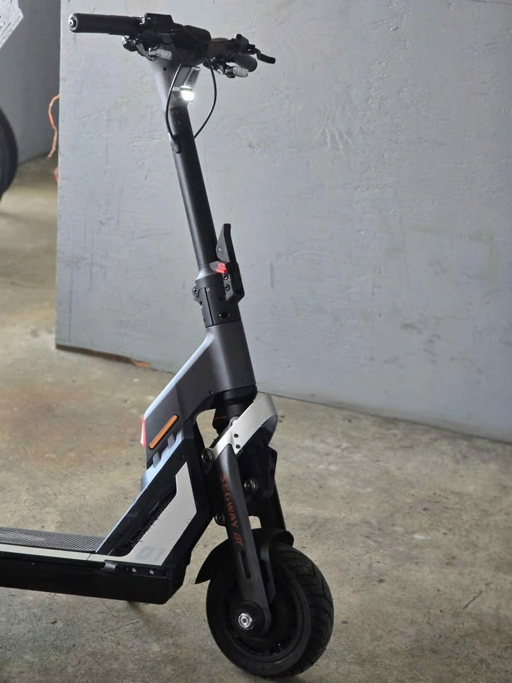 Segway gt1 electric scooter - photo 2