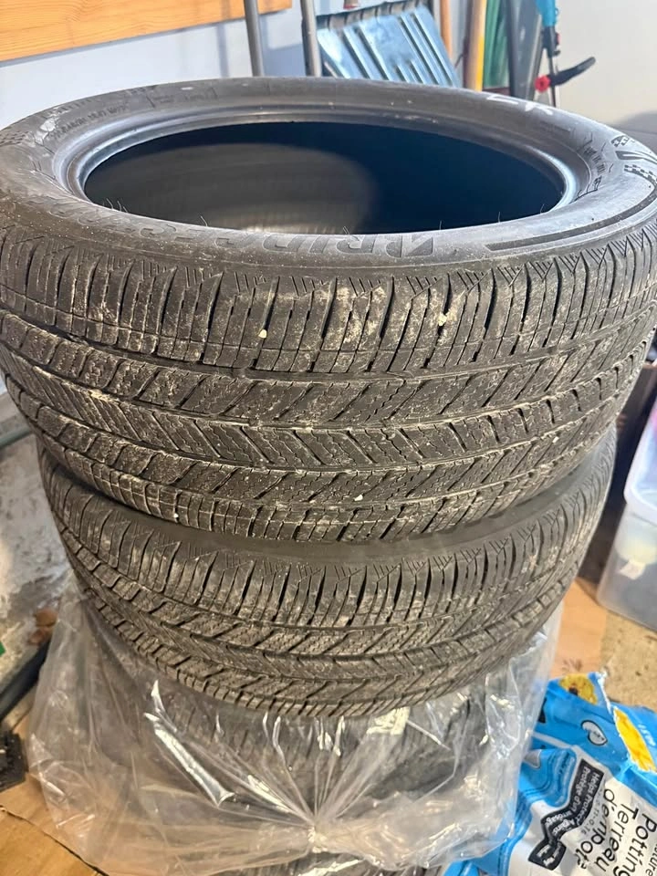 VW Taos factory installed tires 225/50/R18