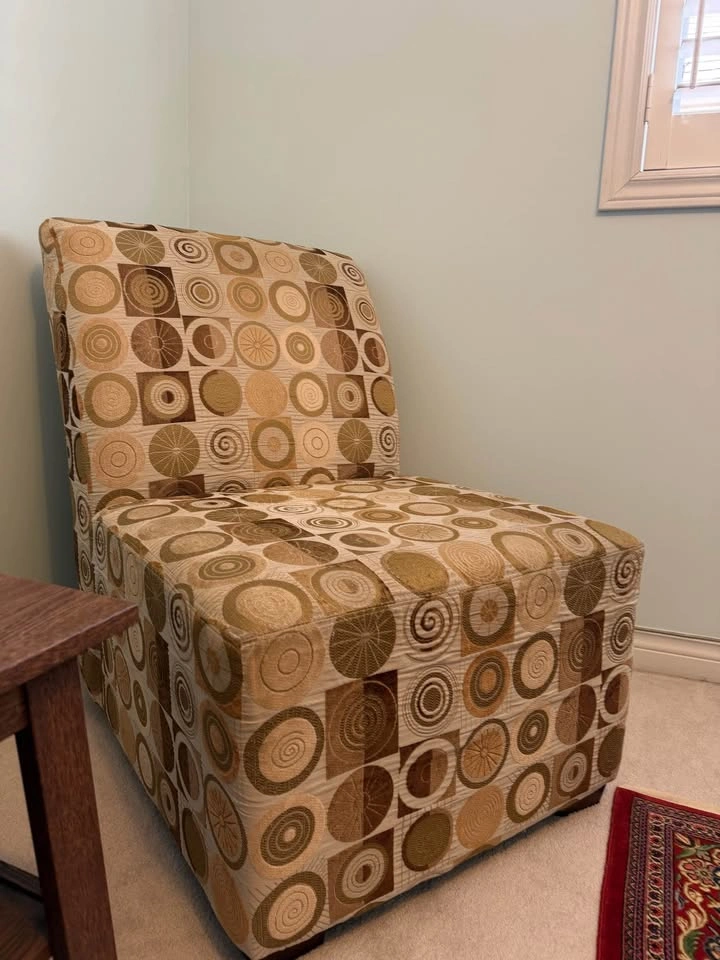 2 Accent Chairs - photo 2