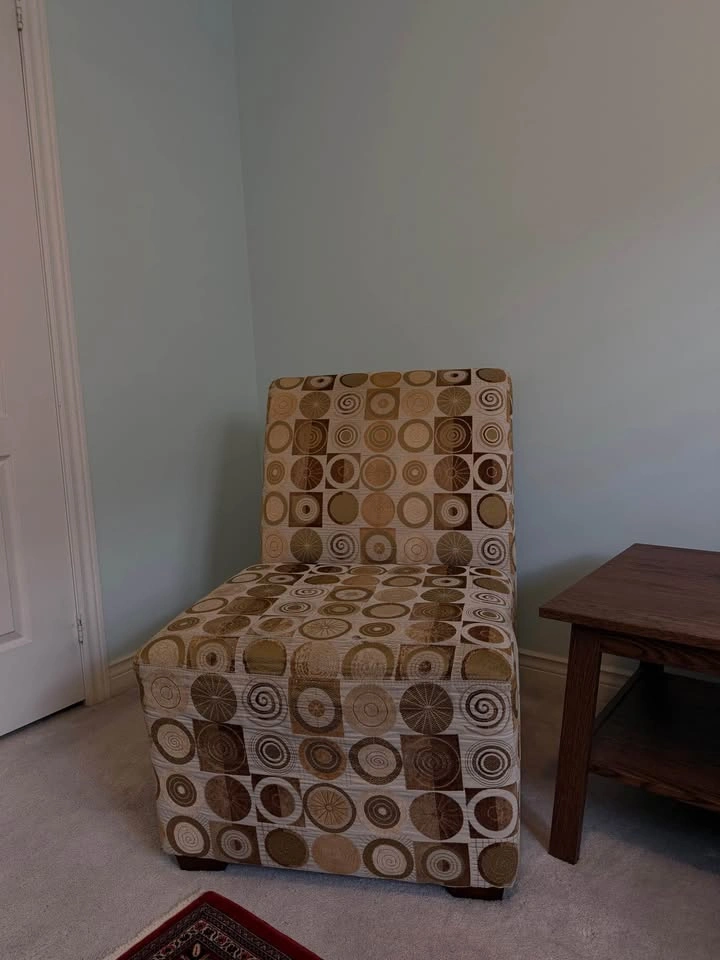 2 Accent Chairs - photo 3