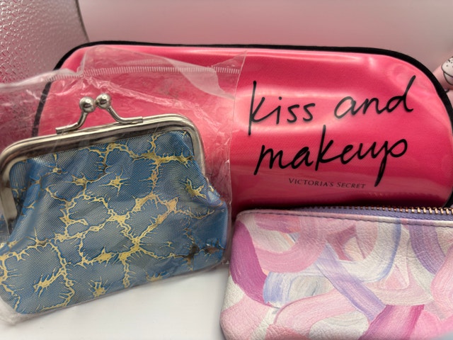 Victoria's Secret Makeup Bag Bundle - photo 2