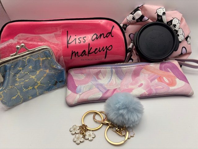 Victoria's Secret Makeup Bag Bundle - photo 5