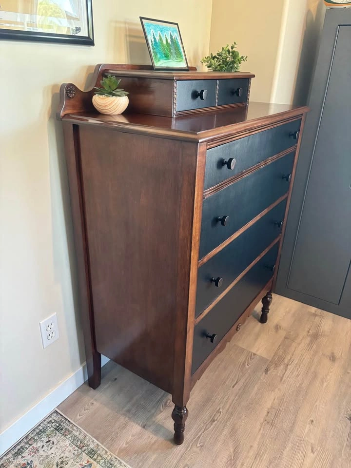 Circa 1890-1925’s Stunning Antique Tall Dresser - photo 2