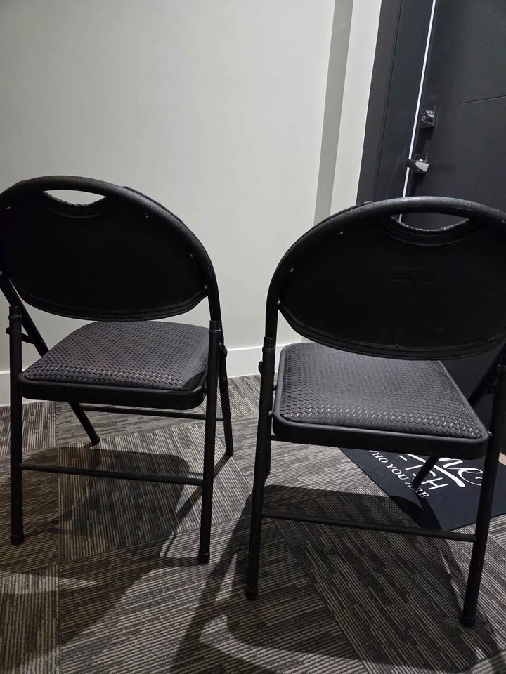 Comfortable folding chairs x2 - photo 4