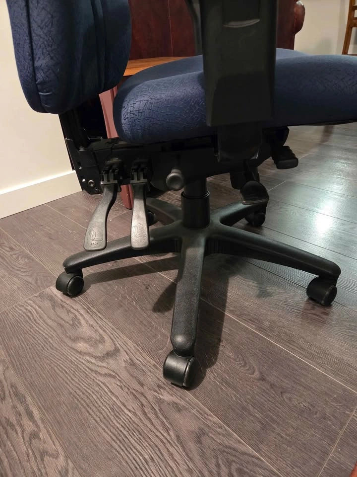 Professional fully adjustable office chair - photo 3