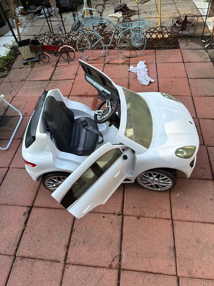 Porsche electric toy car - photo 4