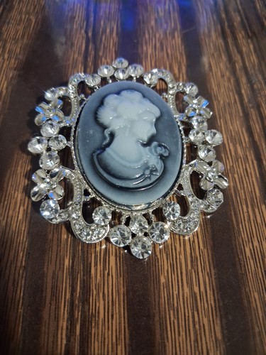Cameo Lady Portrait Brooch Pin Rhinestone Frame Silver Tone Oval - photo 4