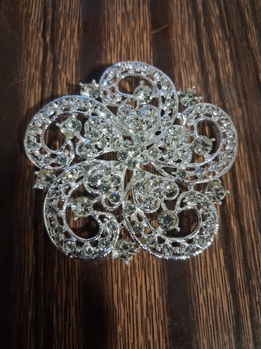 Silver Tone Flower Brooch Pin Clear Rhinestone Filigree - photo 3