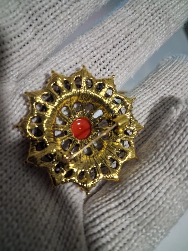 Gold Tone Round Brooch Pin Red Plastic Cabochon Rhinestones - photo 2