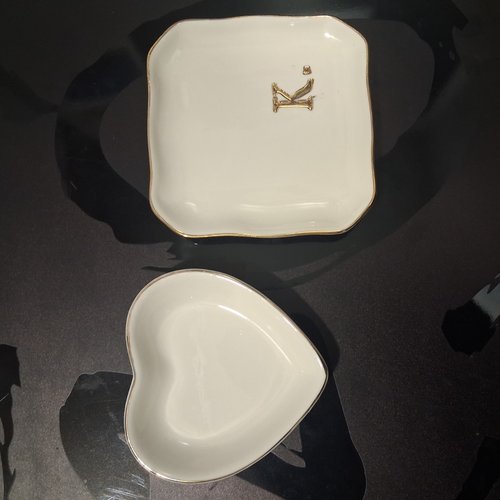 Oassie White/Gold Glossy Ceramic Monogram K Heart Trinket Dish S