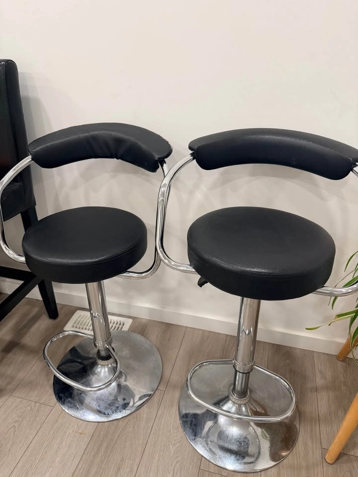 Set of 2 Adjustable Swivel Bar Stools – Black Faux Leather / Chr - photo 2