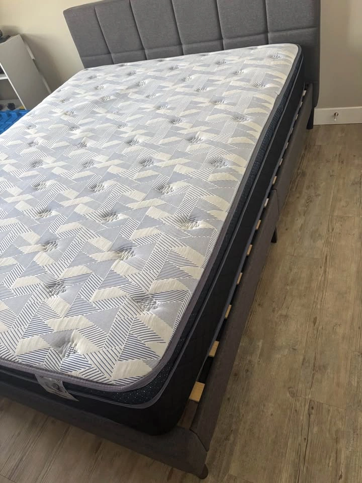 Queen Size Mattress - photo 3
