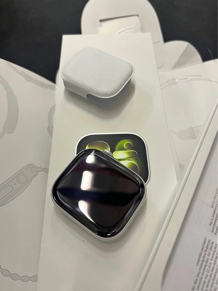 BRAND NEW Apple Watch Series 11 46mm with 1 year Apple care