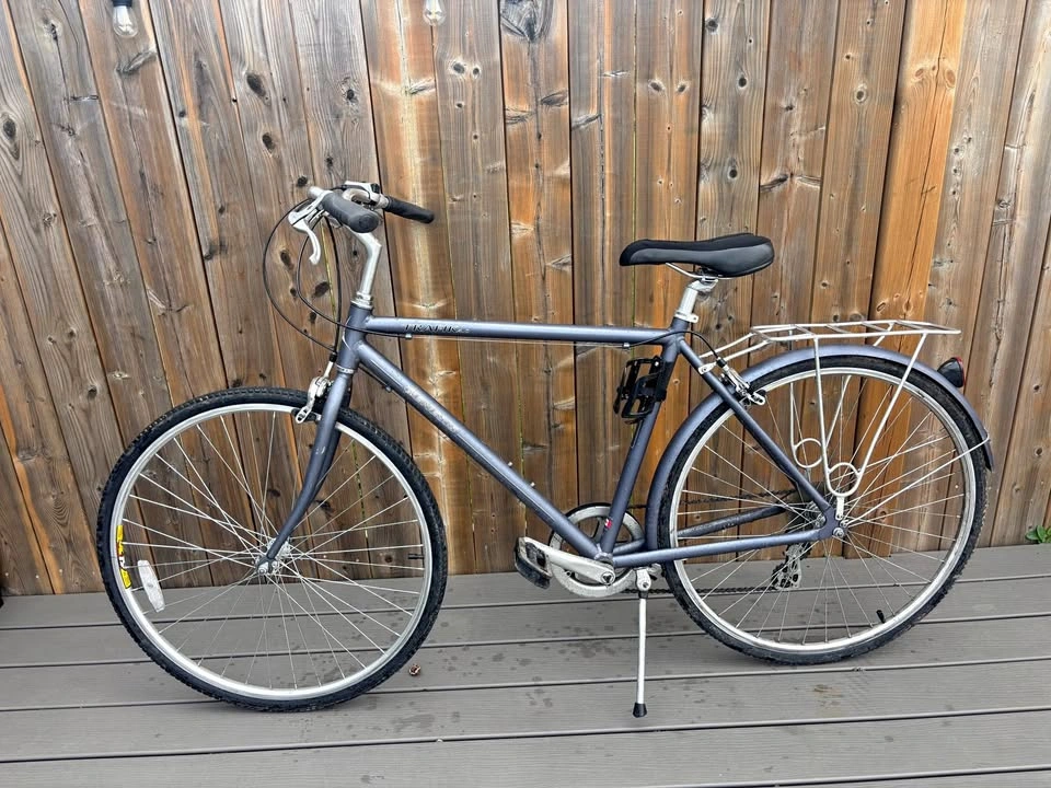 700c Hybrid Bike