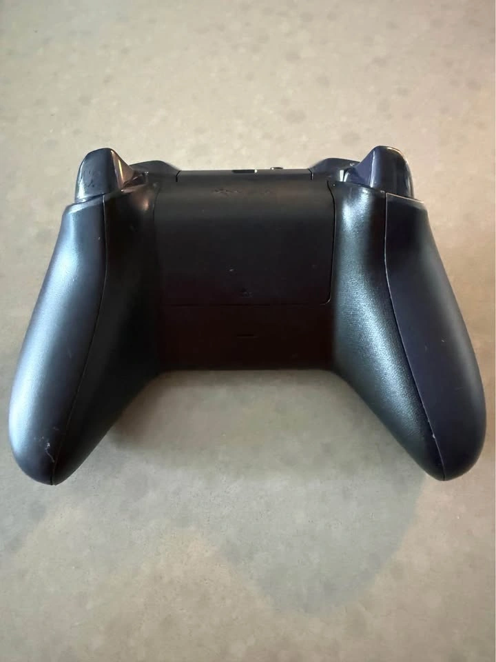 Xbox One Wireless Controller Model 1708 - photo 2