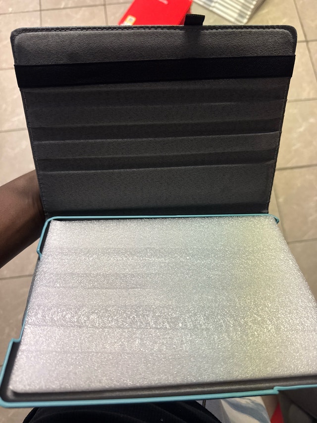 iPad 7th Gen Case - photo 3
