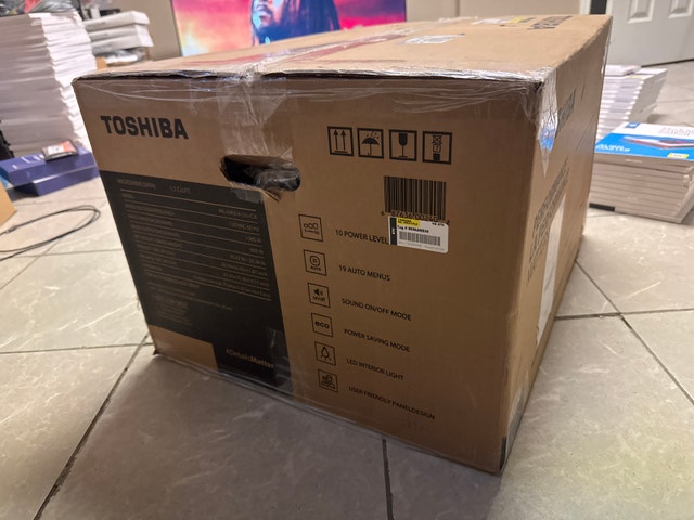 Toshiba Microwave Oven - photo 2