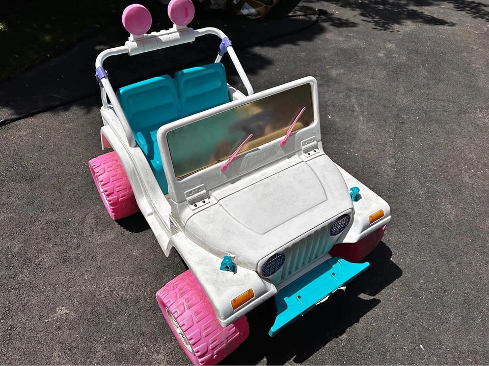 BARBIE Sun Jammer Power Jeep by Mattel