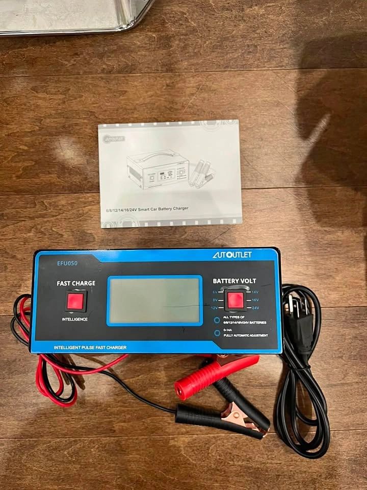 AUTOUTLET EFU050 Smart Car Battery Charger