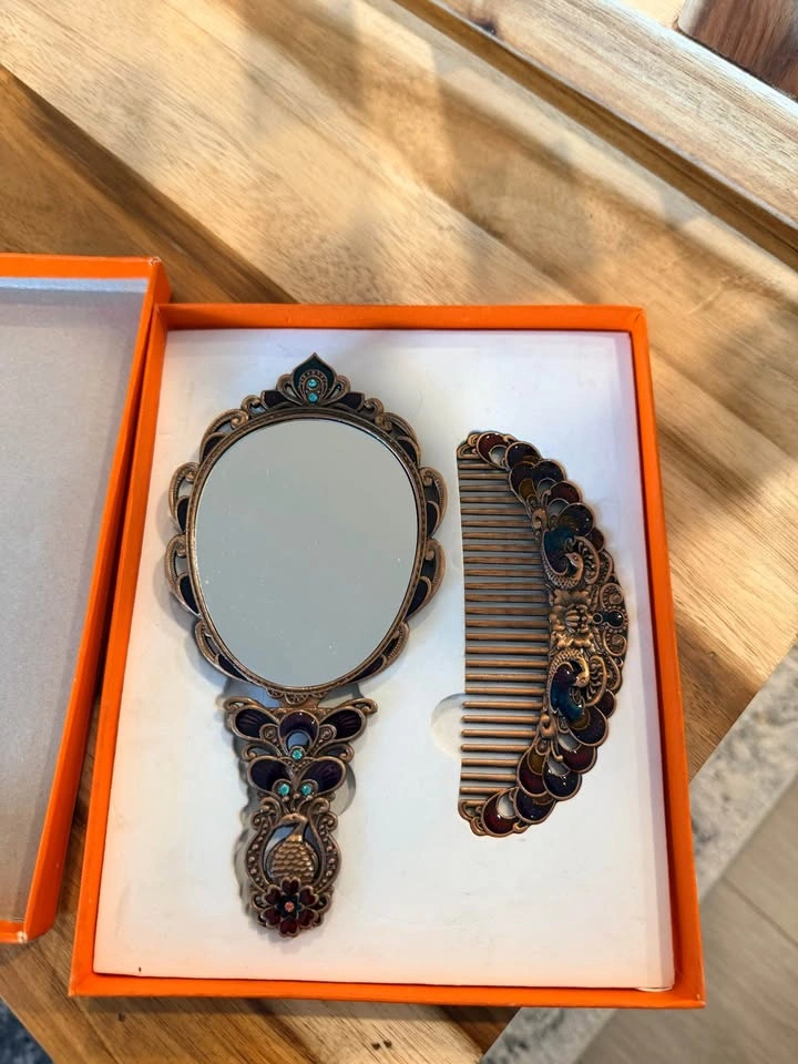 Ornate Maniya Peacock Mirror & Comb Set - photo 2