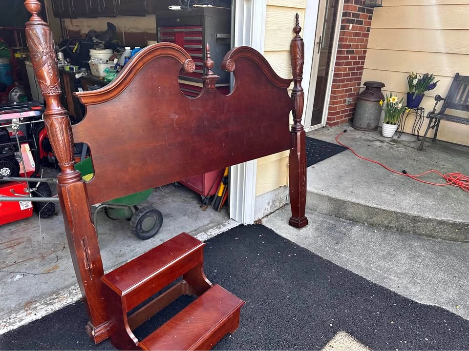 Four Poster Old English Style Queen Bed with Step Stool