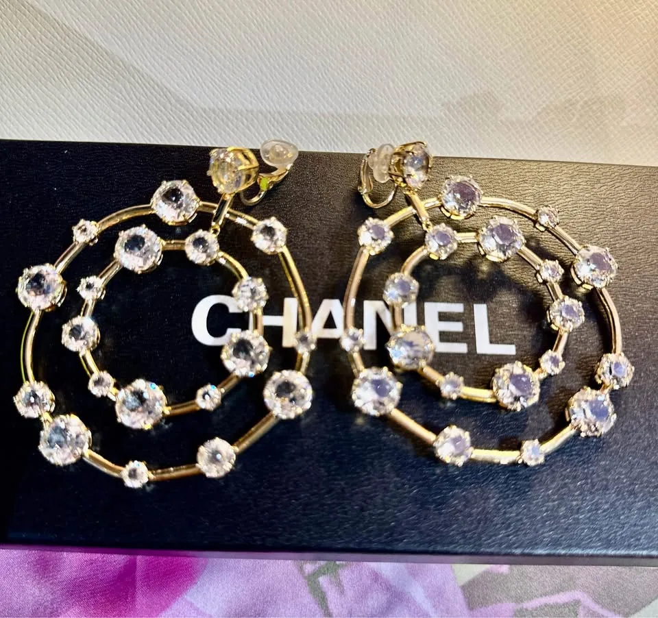 Statement Swarovski Clip-On Earrings | Elegant Glam image indicator(3)