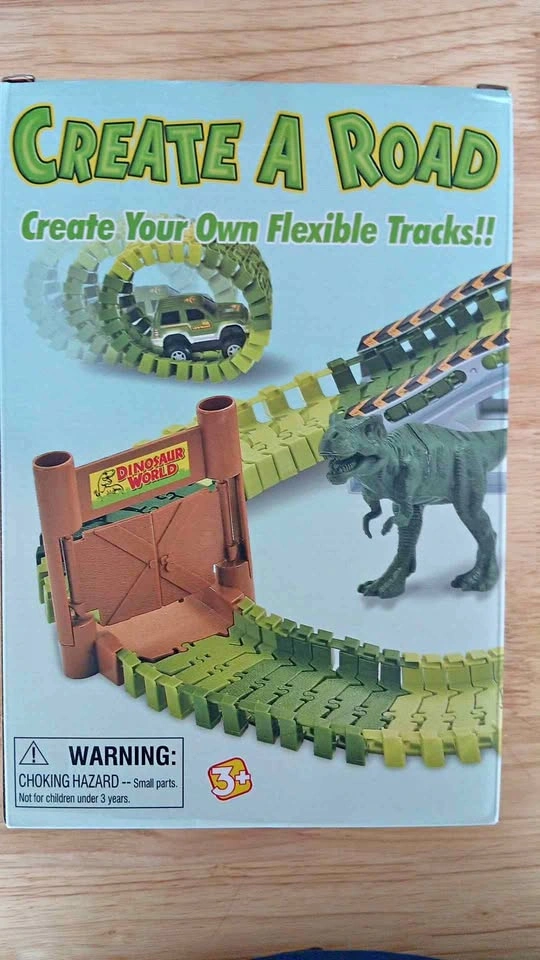 Dinosaur World flexible tracks toy