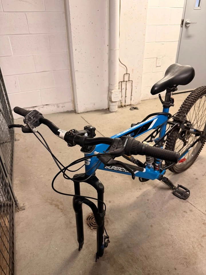 Bike for spares! New bike, just missing the front wheel! - photo 4