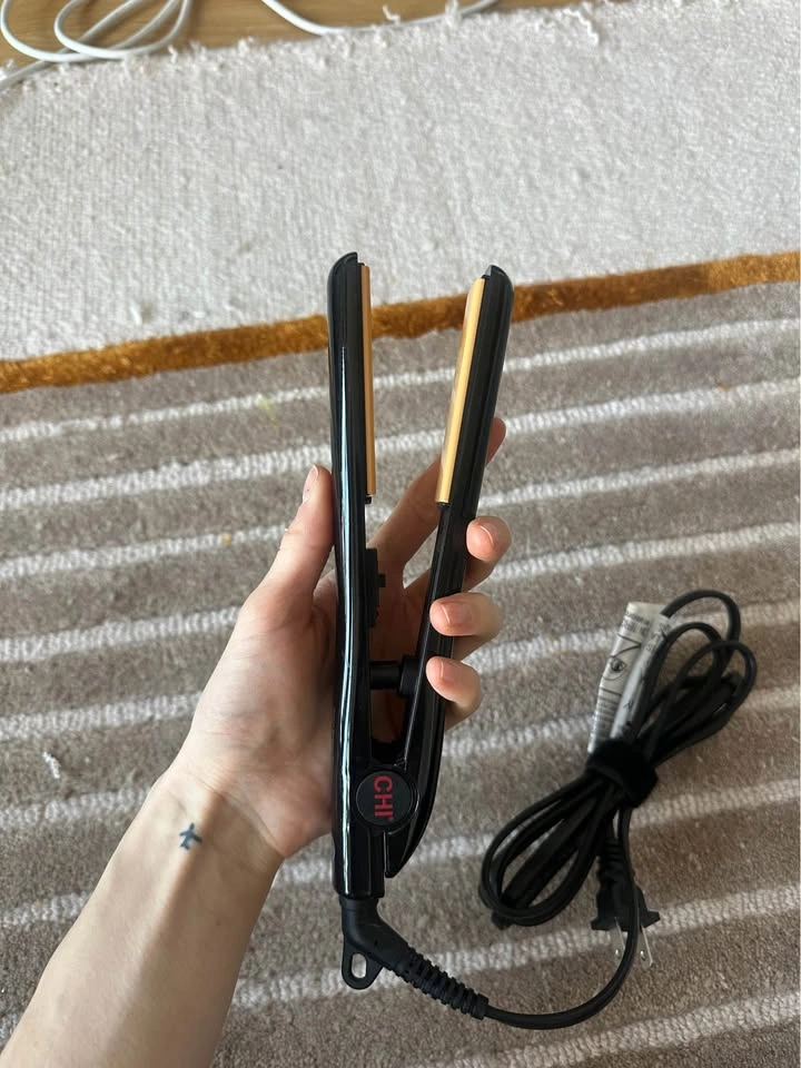 CHI Mini Travel Flat Iron Hair Straightener - photo 2