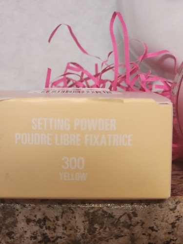 KYLIE Cosmetics Loose Setting Powder 300 Yellow Full Size - photo 2