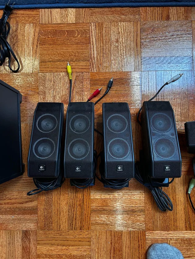 Logitech X-540 Speakers image indicator(4)