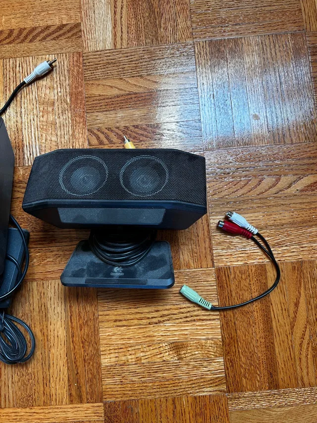 Logitech X-540 Speakers image indicator(5)