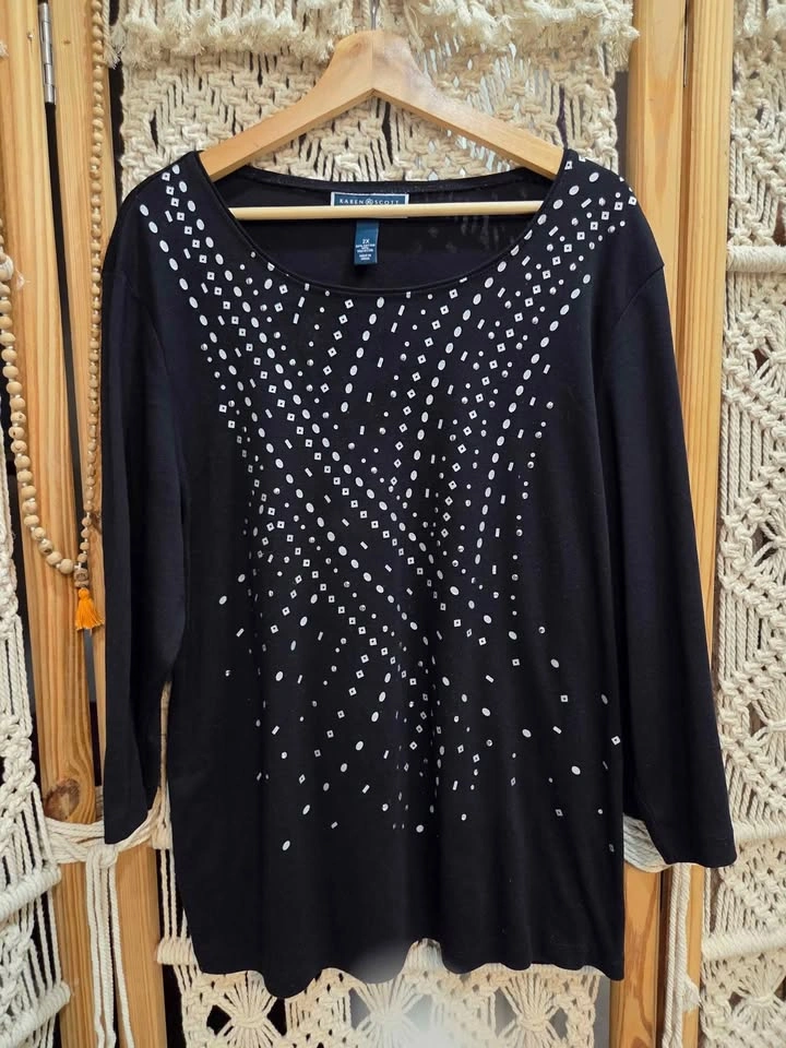 CLOTHING SALE - L - 3XL - photo 4