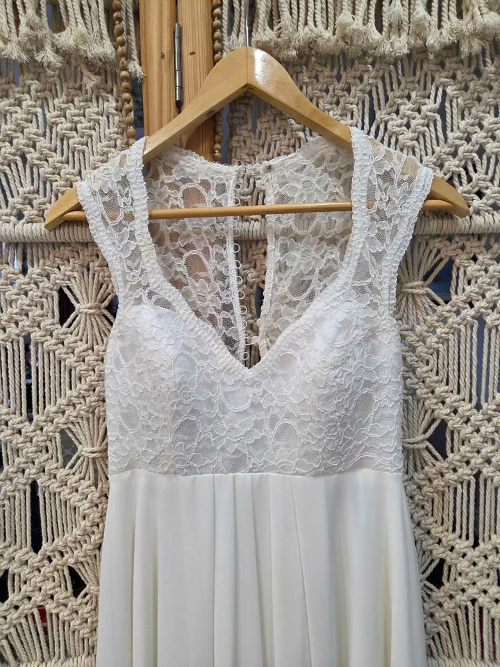 Wedding dress size small - photo 2