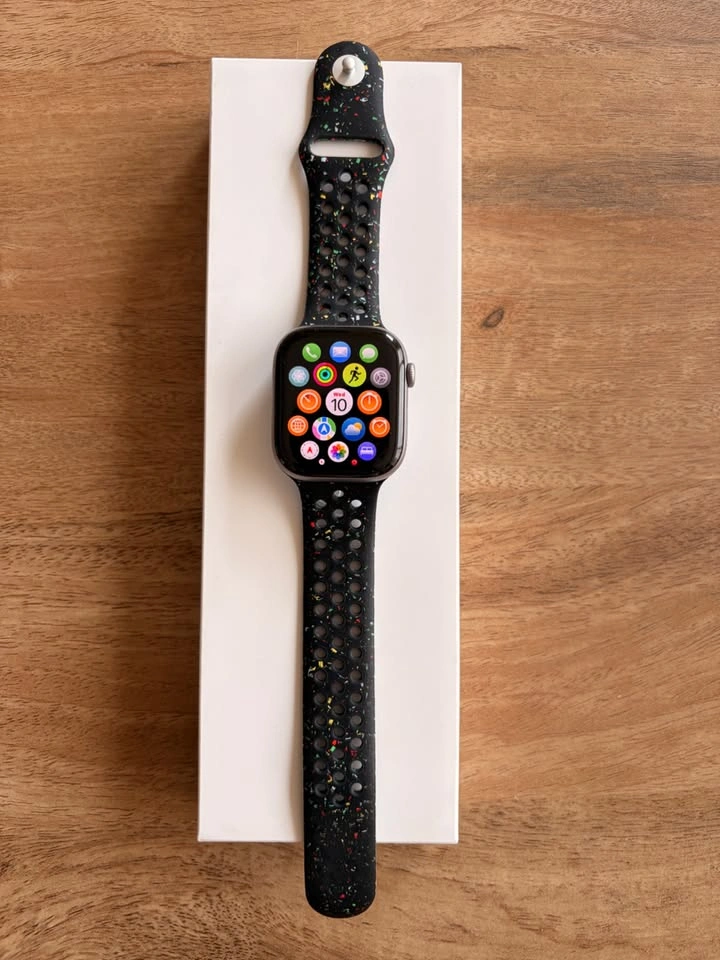Apple Watch Series 11 (GPS, 46mm) – Space Gray - photo 2