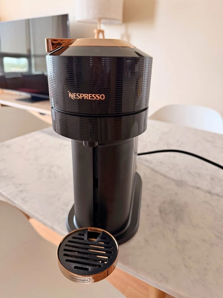 Nespresso Vertuo Next by De'Longhi – Black & Rose Gold