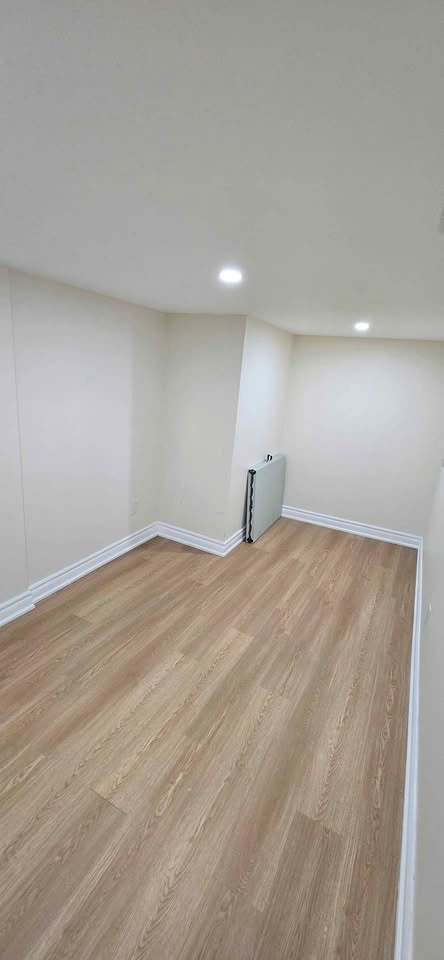 2 Beds 1 Bath - Apartment - photo 2