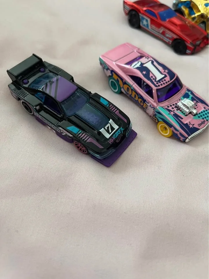 Hot Wheels Die-Cast Toy Car Lot - photo 2