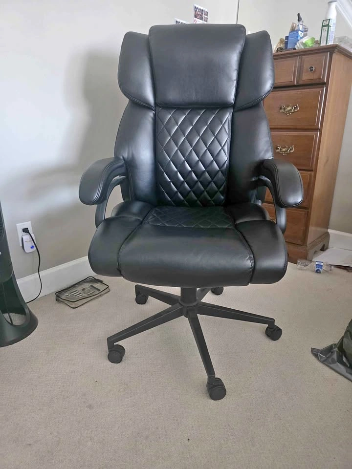 Very comfortable office chair