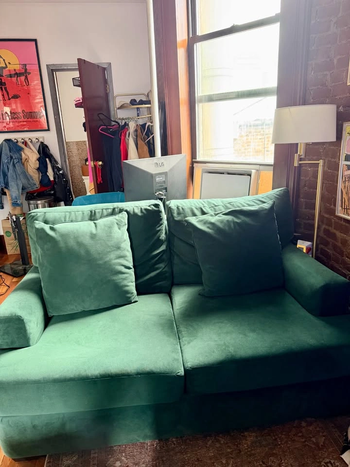 Emerald Green Velvet Loveseat Sofa - photo 2