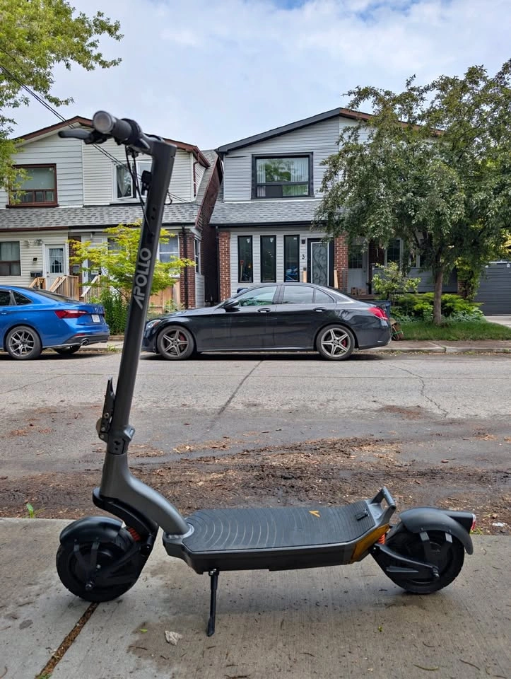 2024 Apollo City Electric Scooter (eScooter) 690 km only