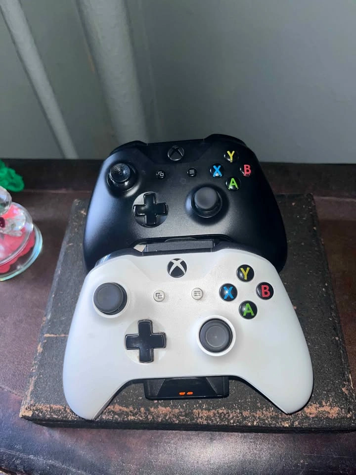 Xbox 1 Console - photo 2