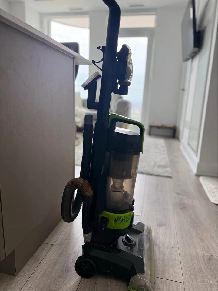 Bissell PowerForce Rewind Pet Vacuum - photo 3
