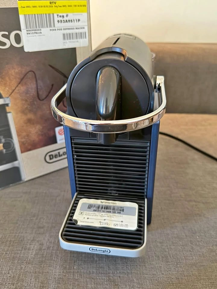 Nespresso Pixie Coffee Machine - photo 2