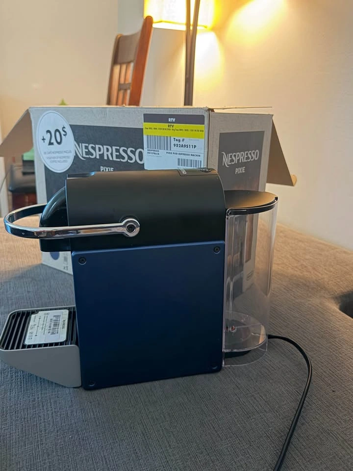 Nespresso Pixie Coffee Machine - photo 3