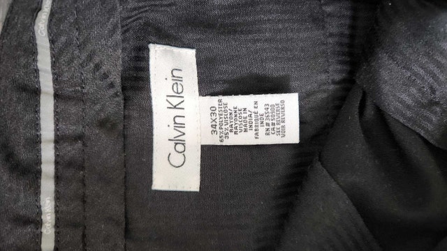 Men's Calvin Klein Black 2-Piece Suit – Excellent Condition - photo 5