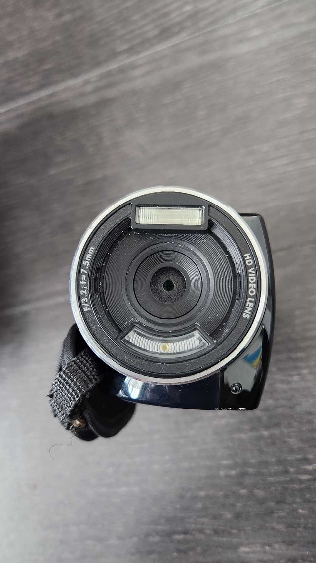 HP V5061u Digital Camcorder – Excellent Condition - photo 2